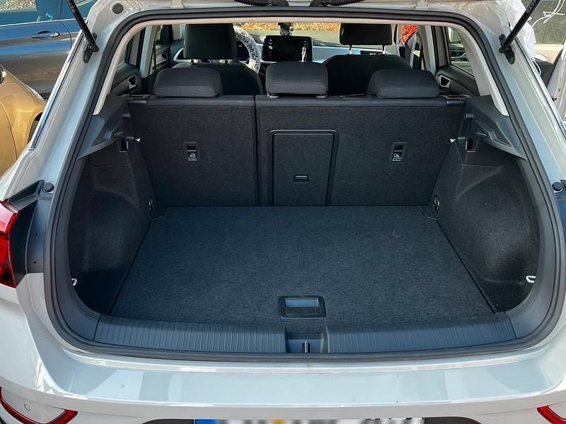 Gebraucht VW Tiguan 150 PS (110 kW) 2024 Grau SUV