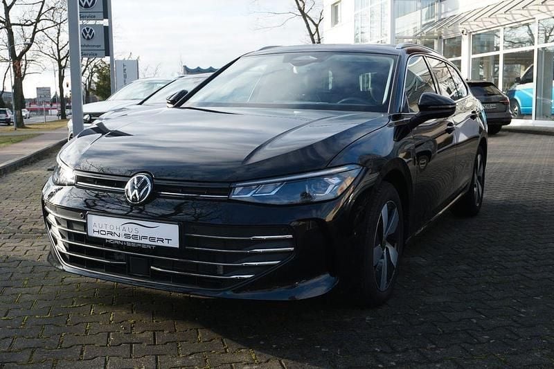 Schwarz Gebraucht 2025 VW Passat Business Kombi | 33.950 € (Fairer Preis) - Bild 1/4