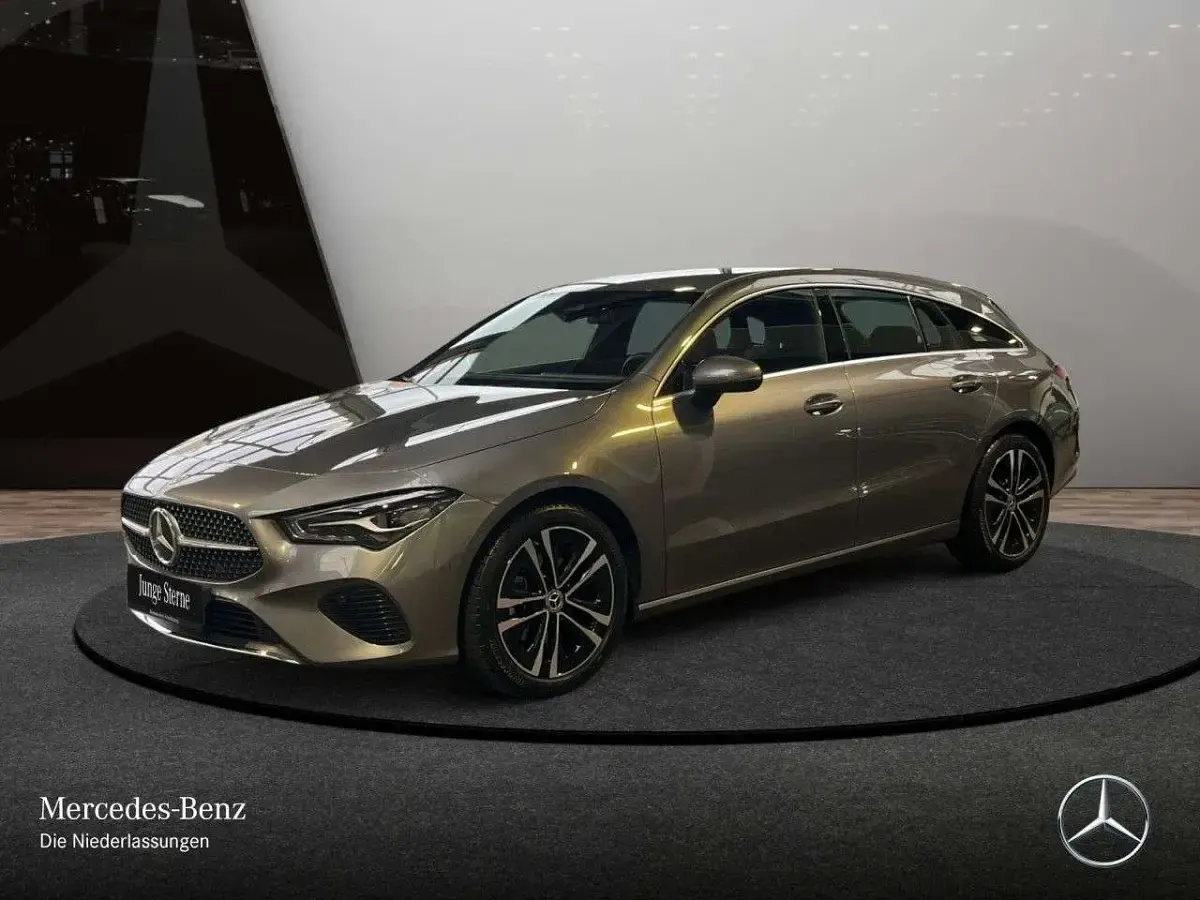 Gebraucht Mercedes CLA200 Progressive 163 PS (119 kW) 2025 Mountain grau Kombi