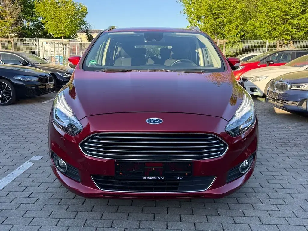 Second-hand Ford S-MAX Titanium 190 CP (139 kW) 2019 Roșu Monovolum