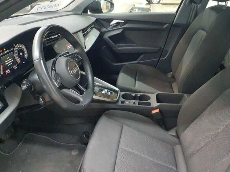 Gebraucht Audi A3 Ambiente 150 PS (110 kW) 2022 Brillantschwarz Limousine