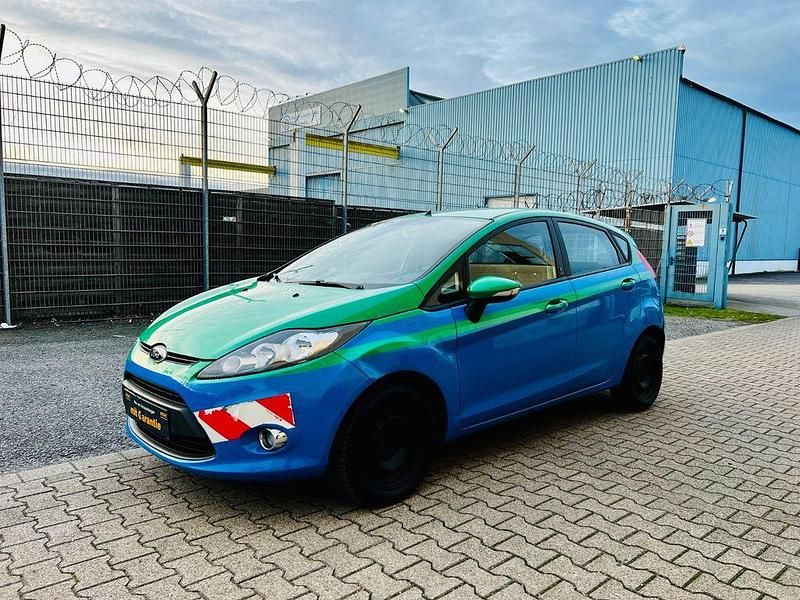 Blau Gebraucht 2012 Ford Fiesta Champions Edition Limousine | 3.390 € (Superpreis) - Bild 1/4