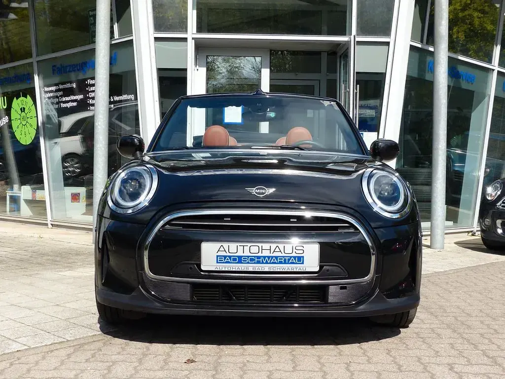 Gebraucht Mini One Cabriolet Classic 102 PS (75 kW) 2021 Midnight black metallic Cabrio