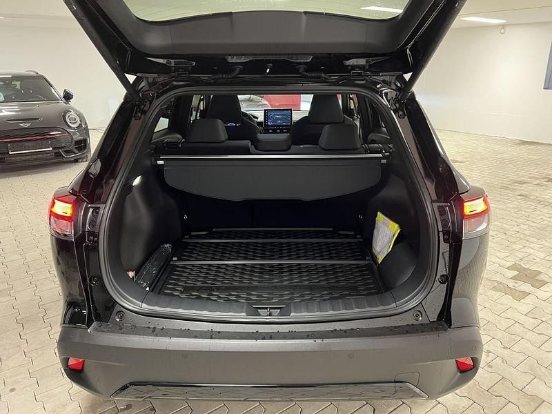 Neu Toyota Corolla Cross Team 197 PS (144 kW) 2025 Tiefschwarz mica metallic SUV