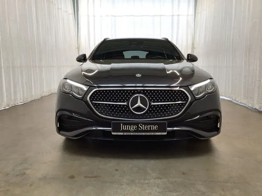 Używany Mercedes E220 Advanced 198 KM (145 kW) 2023 Szary Sedan/Limuzyna