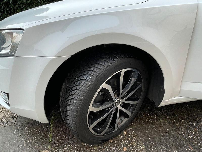 Gebraucht Skoda Octavia Style 150 PS (110 kW) 2015 Weiß Kleinwagen