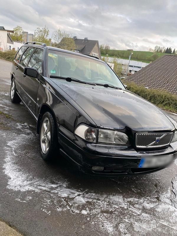 Schwarz Gebraucht 1999 Volvo V70 Kombi | 1.400 € (Guter Preis) - Bild 1/4