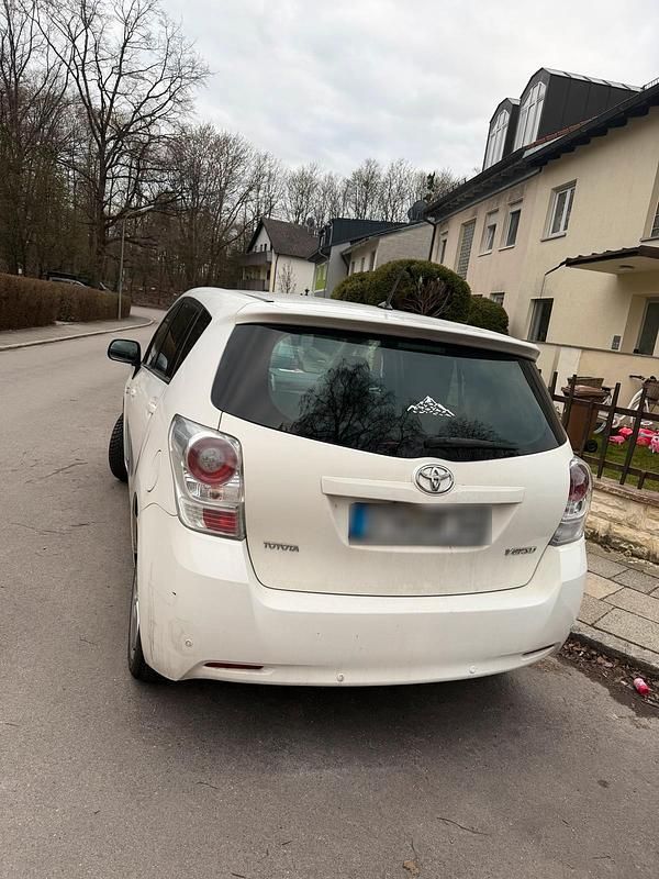 Gebraucht Toyota Verso 2012 Weiß Van / Kleinbus