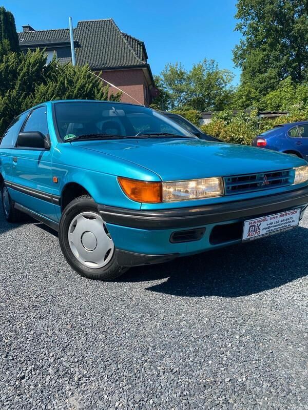 Blau Gebraucht 1988 Mitsubishi Colt Limousine | 3.650 € - Bild 1/4