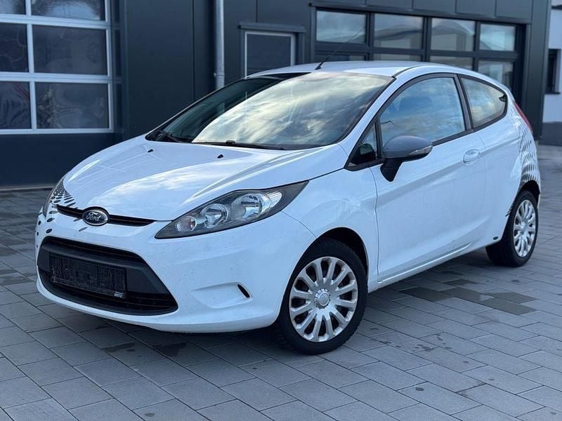 Gebraucht Ford Fiesta Trend 60 PS (44 kW) 2011 Weiß Kleinwagen