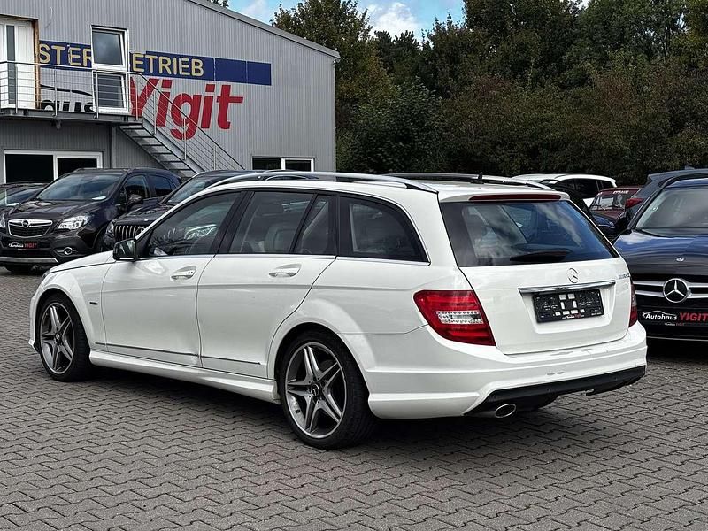 Gebraucht Mercedes C220 170 PS (125 kW) 2011 Weiß Kombi