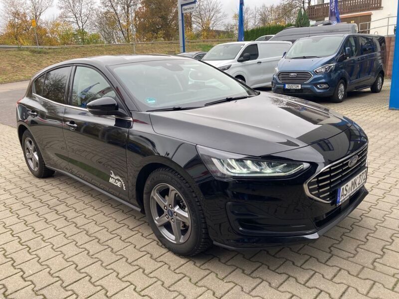 Usado Ford Focus Titanium 125 CV (91 kW) 2023 Negro Berlina