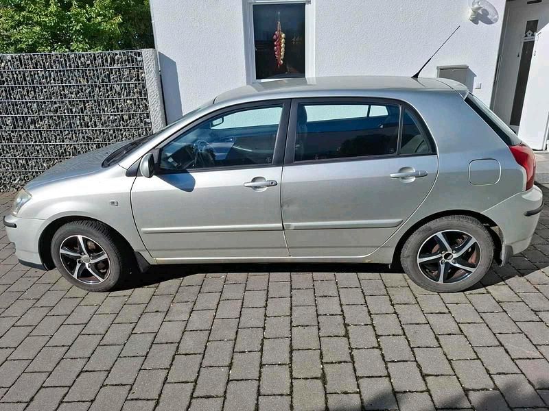 Silber Gebraucht 2005 Toyota Corolla Kombi | 2.500 € (Guter Preis) - Bild 1/4