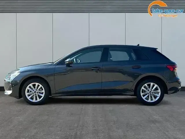 Używany Audi A3 150 KM (110 kW) 2026 Szary Sedan/Limuzyna
