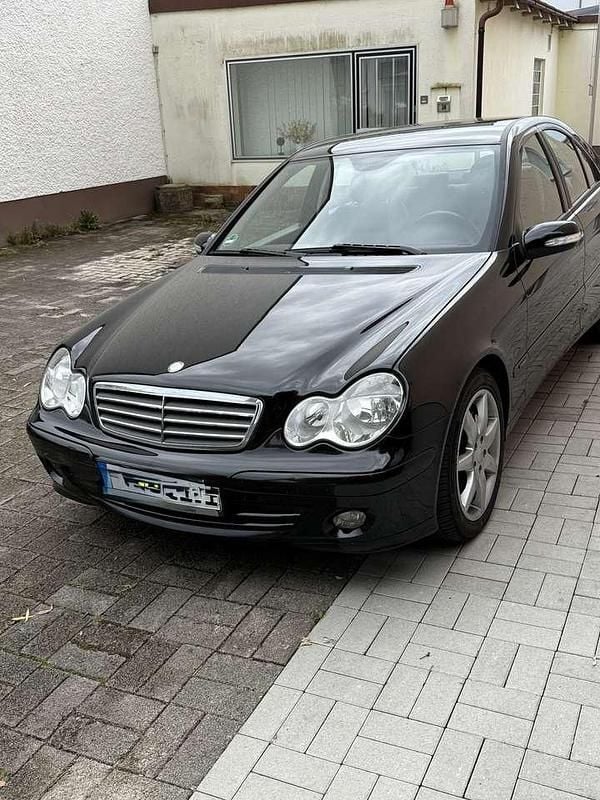Schwarz Gebraucht 2004 Mercedes C180 Limousine | 5.500 € (Teuer) - Bild 1/4