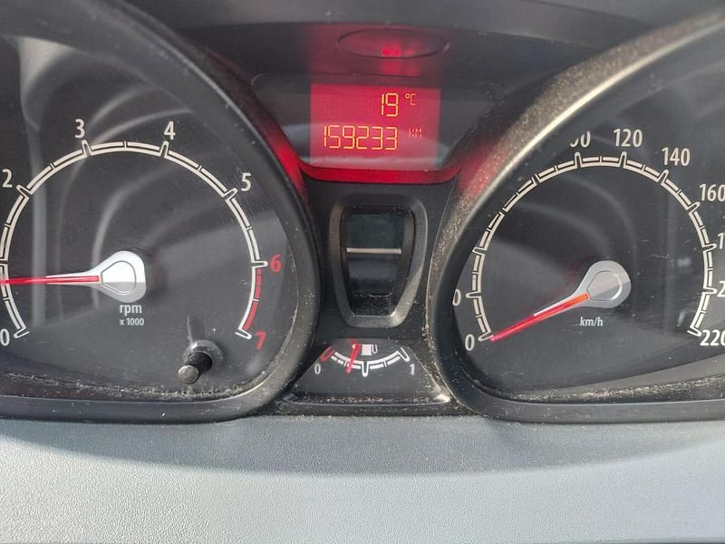 Second-hand Ford Fiesta 2011 Albastru Hatchback