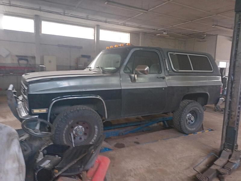 Silber Gebraucht 1990 Chevrolet Silverado SUV | 5.990 € - Bild 1/4