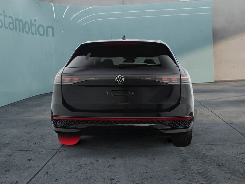 Używany VW Passat Pro 150 KM (110 kW) 2024 Czarny Kombi
