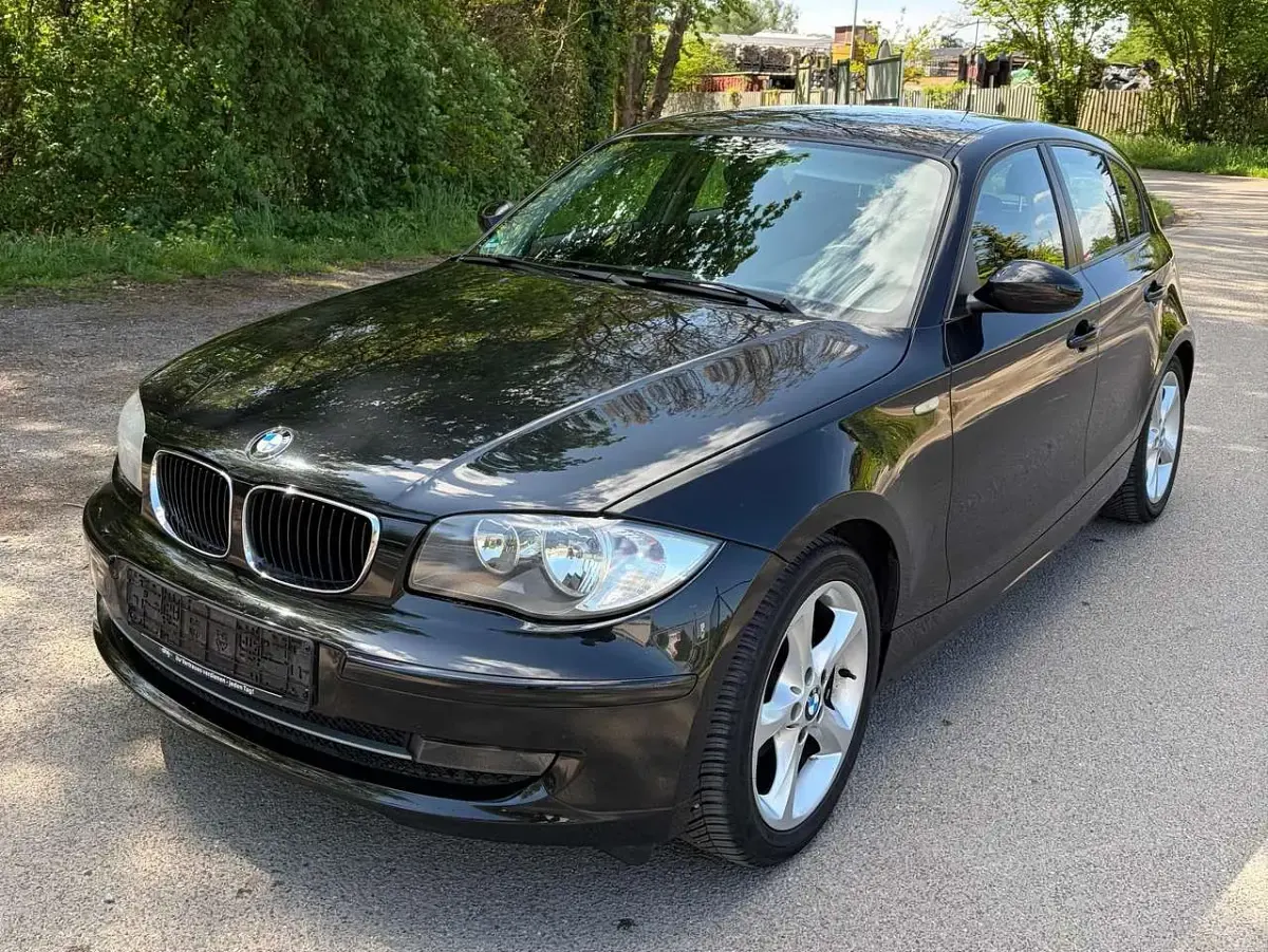 Gebraucht BMW 116 122 PS (89 kW) 2008 Schwarz Kleinwagen