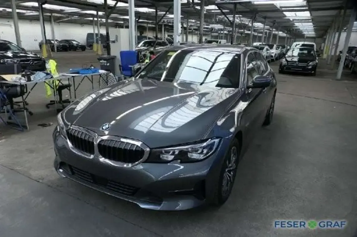 Gebraucht BMW 320e Sport Line 204 PS (150 kW) 2021 Grau Limousine