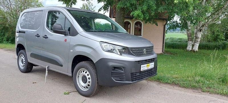 Neu Peugeot Partner 131 PS (96 kW) 2025 Grau Van / Kleinbus