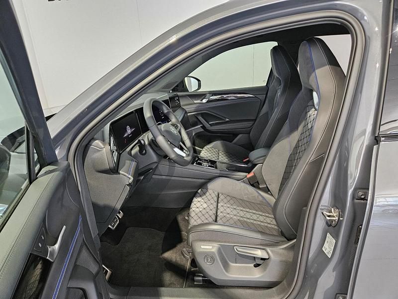 Gebraucht VW Tiguan R-line 150 PS (110 kW) 2024 Grau SUV