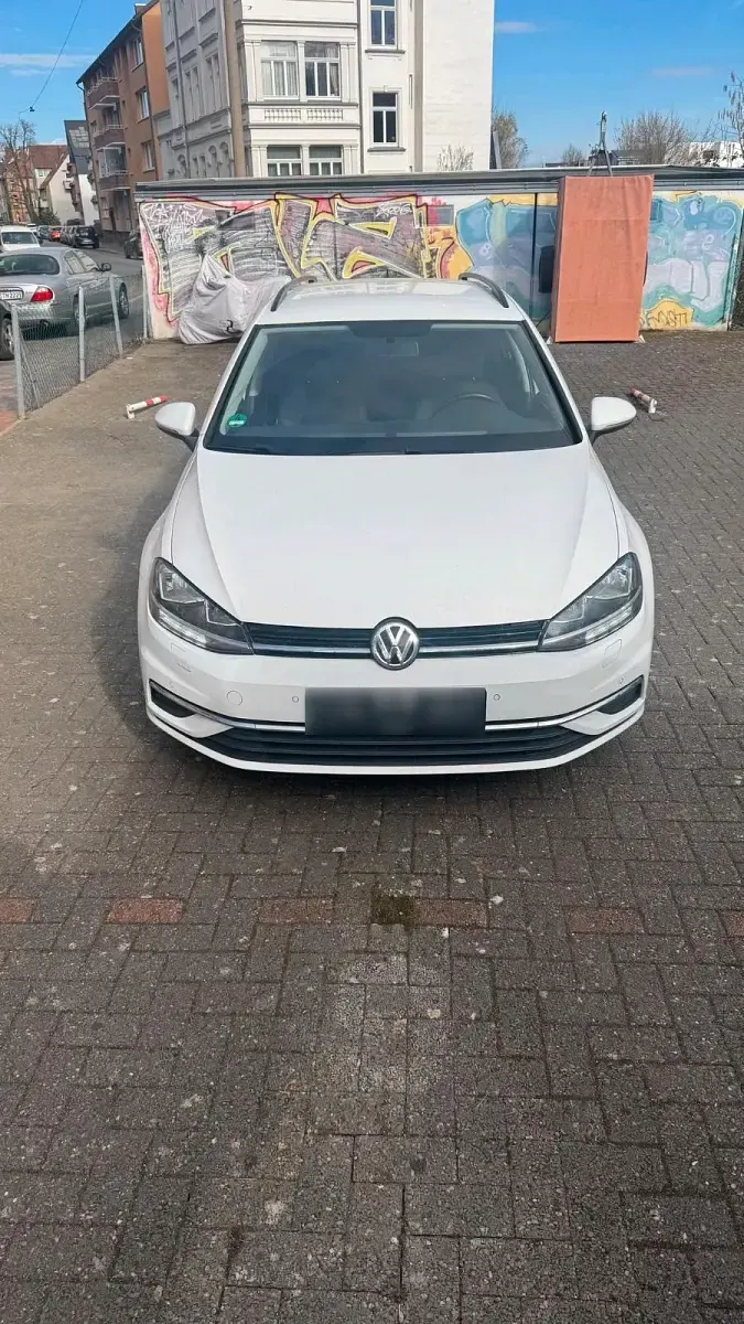 Gebraucht VW Golf VII 150 PS (110 kW) 2018 Weiß Limousine