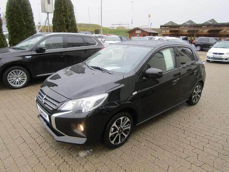 Neu Mitsubishi Space Star Select+ 71 PS (52 kW) 2025 Pianoschwarz (p) Limousine