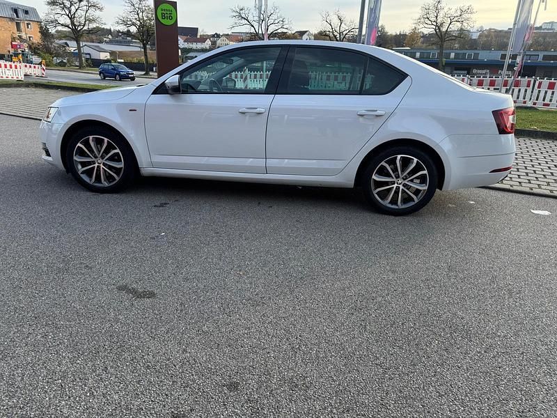Gebraucht Skoda Octavia Style 116 PS (85 kW) 2017 Weiß Limousine