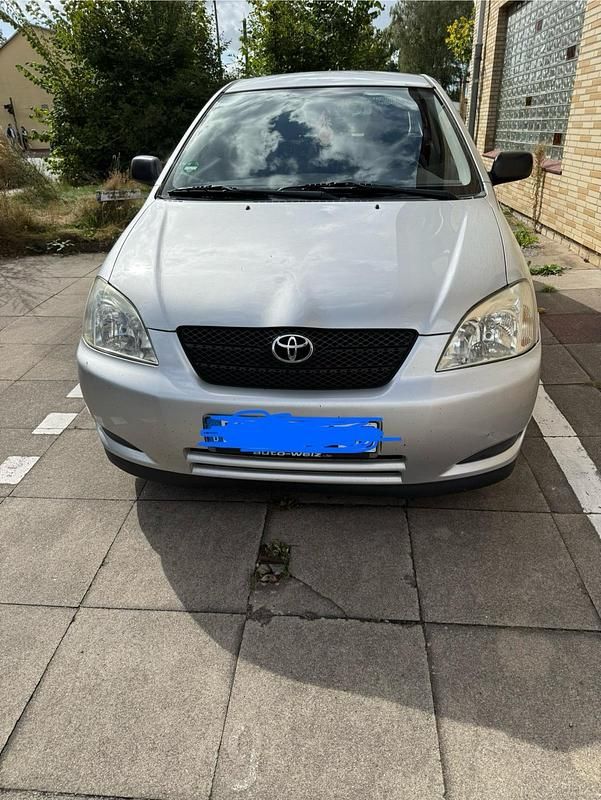 Grau Gebraucht 2002 Toyota Corolla Kombi | 2.350 € (Fairer Preis) - Bild 1/4