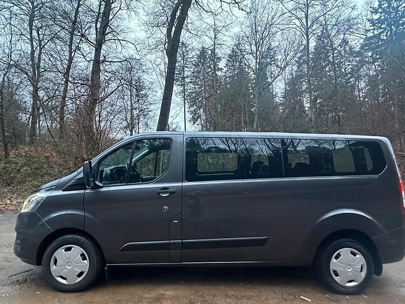 Gebraucht Ford Transit Trend 131 PS (96 kW) 2022 Grau Kombi