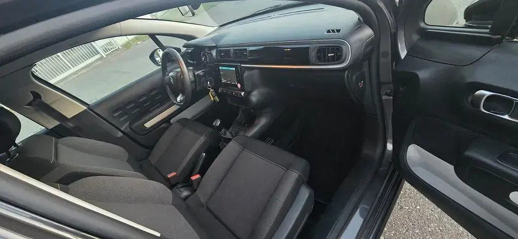 Gebraucht Citroën C3 PureTech 83 PS (61 kW) 2024 Braun Limousine