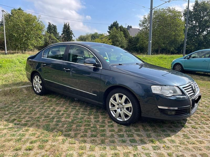 Blau Gebraucht 2006 VW Passat Highline Limousine | 3.500 € (Fairer Preis) - Bild 1/4