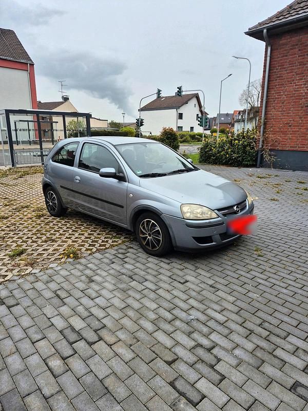 Second-hand Opel Corsa 70 CP (51 kW) 2004 Argintiu Hatchback
