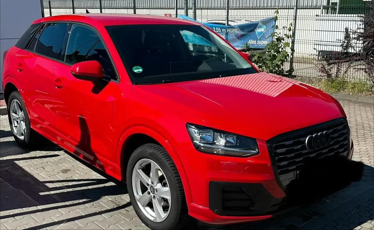 Gebraucht Audi Q2 Sport 116 PS (85 kW) 2019 Rot SUV