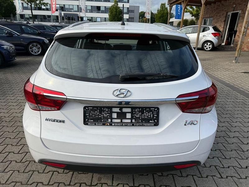Gebraucht Hyundai i40 Classic 135 PS (99 kW) 2016 Weiß Kombi