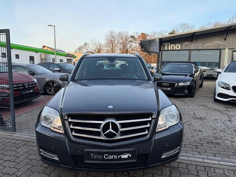 Grau Gebraucht 2011 Mercedes GLK220 SUV | 6.700 € (Guter Preis) - Bild 1/4