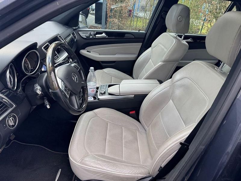 Gebraucht Mercedes ML350 258 PS (189 kW) 2012 Grau SUV
