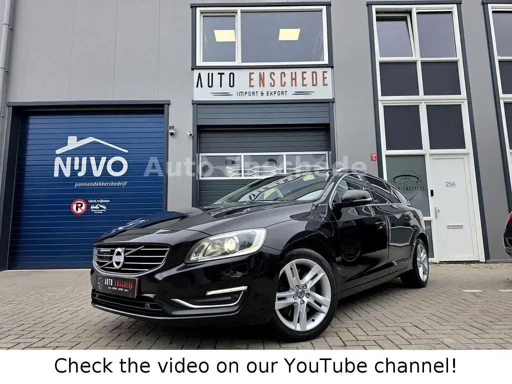 Gebraucht Volvo V60 Inscription 215 PS (158 kW) 2014 Schwarz Kombi