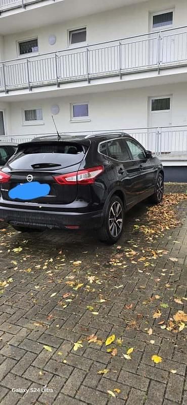 Schwarz Gebraucht 2015 Nissan Qashqai 360º SUV | 10.000 € (Guter Preis) - Bild 1/3