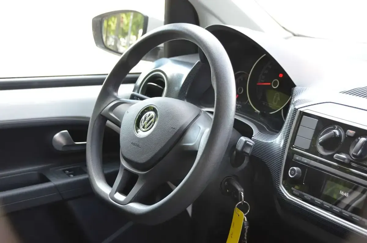 Gebraucht VW up! move up! 60 PS (44 kW) 2018 Weiß Kleinwagen