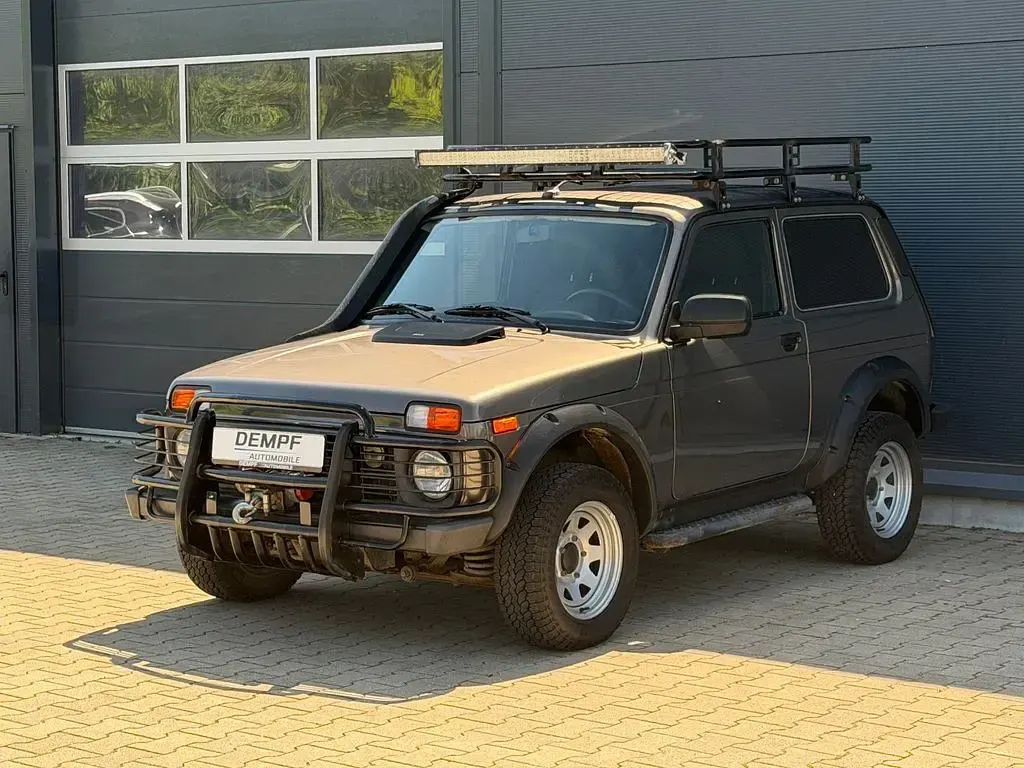 Gebraucht Lada Taiga 83 PS (61 kW) 2020 Braun SUV