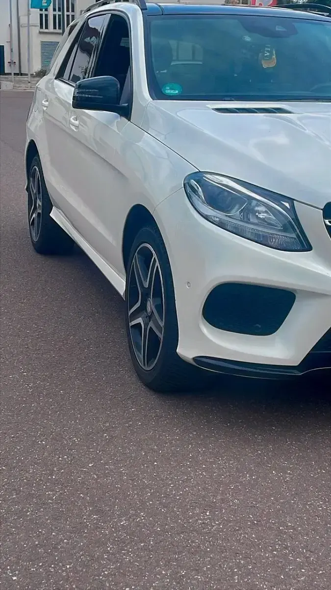 Gebraucht Mercedes GLE250 204 PS (150 kW) 2016 Weiß SUV