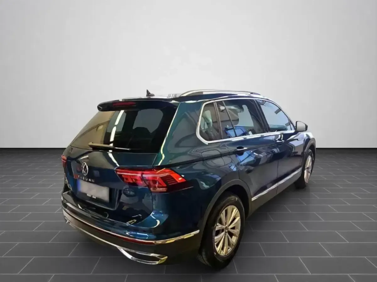 Gebraucht VW Tiguan Elegance 150 PS (110 kW) 2024 Blau SUV