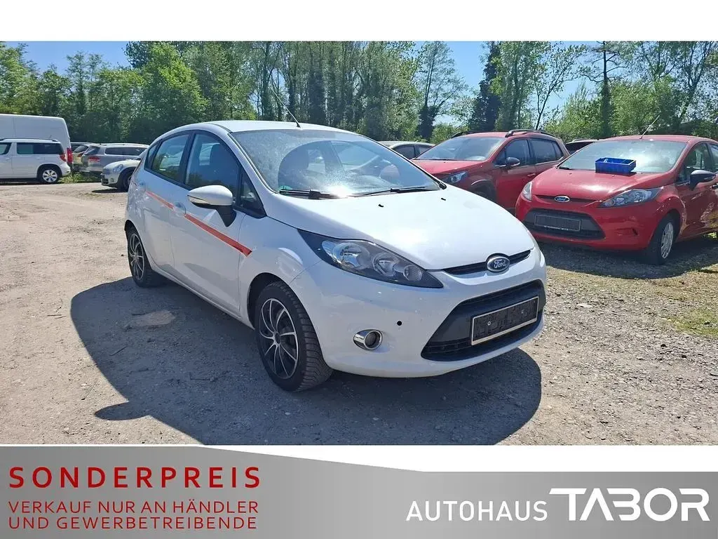 Używany Ford Fiesta 82 KM (60 kW) 2012 Biały Hatchback