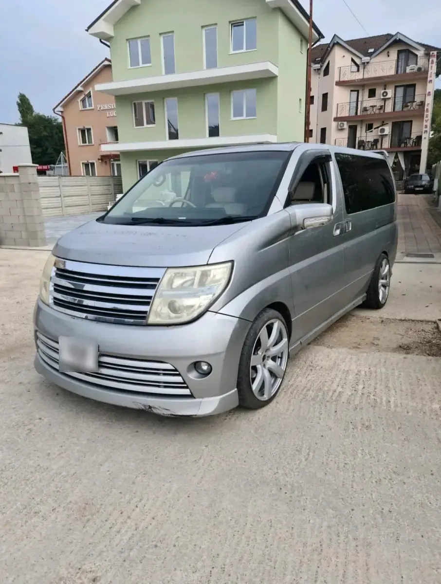 Gebraucht Nissan Elgrand 240 PS (176 kW) 2005 Silber Van / Kleinbus