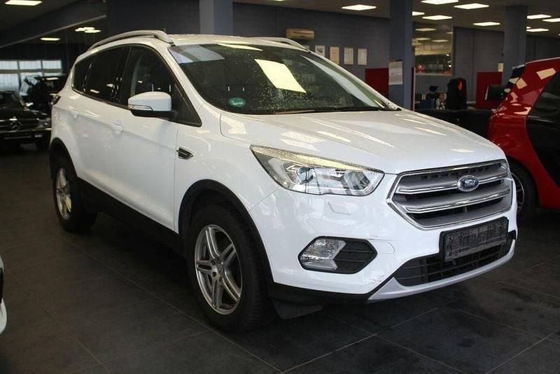 Weiß Gebraucht 2018 Ford Kuga ST-Line SUV | 13.980 € (Fairer Preis) - Bild 1/4