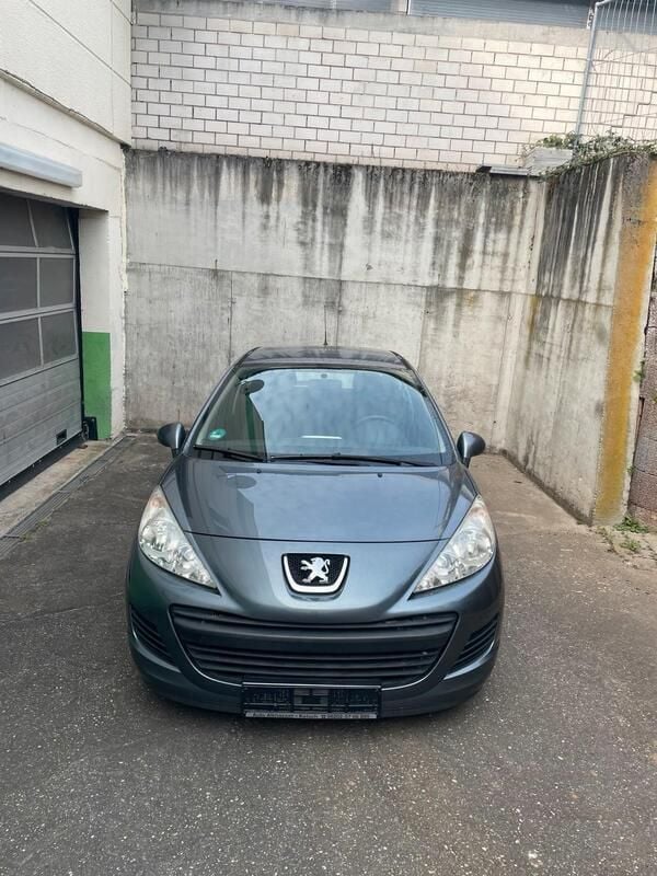 Grau Gebraucht 2010 Peugeot 207 Tendance Kleinwagen | 3.000 € (Fairer Preis) - Bild 1/4