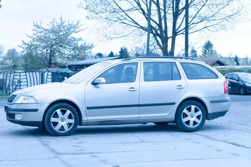 Gebraucht Skoda Octavia 101 PS (74 kW) 2006 Beige Limousine