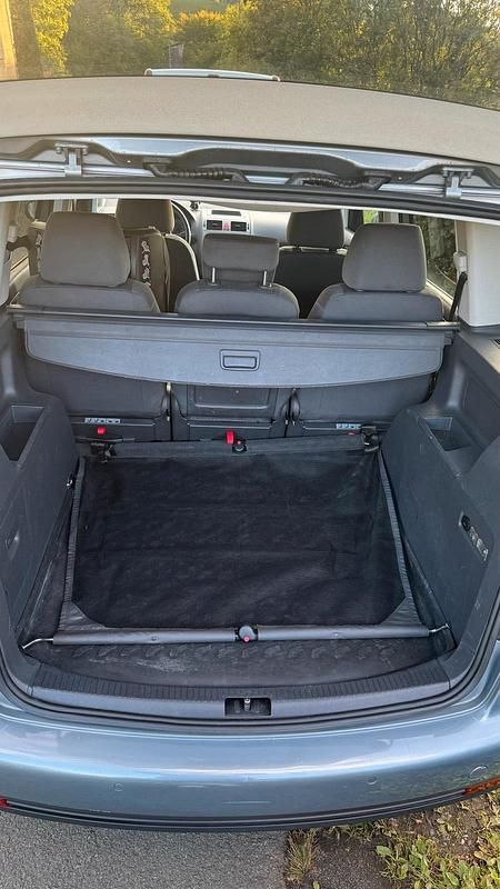 Gebraucht VW Touran 105 PS (77 kW) 2010 Grau Van / Kleinbus